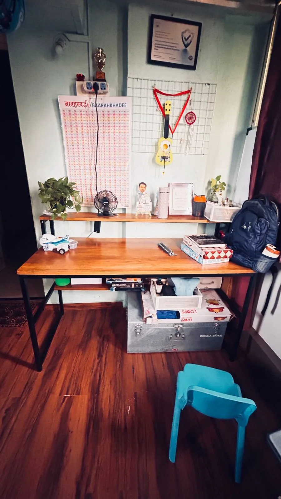 Study table — photo 2