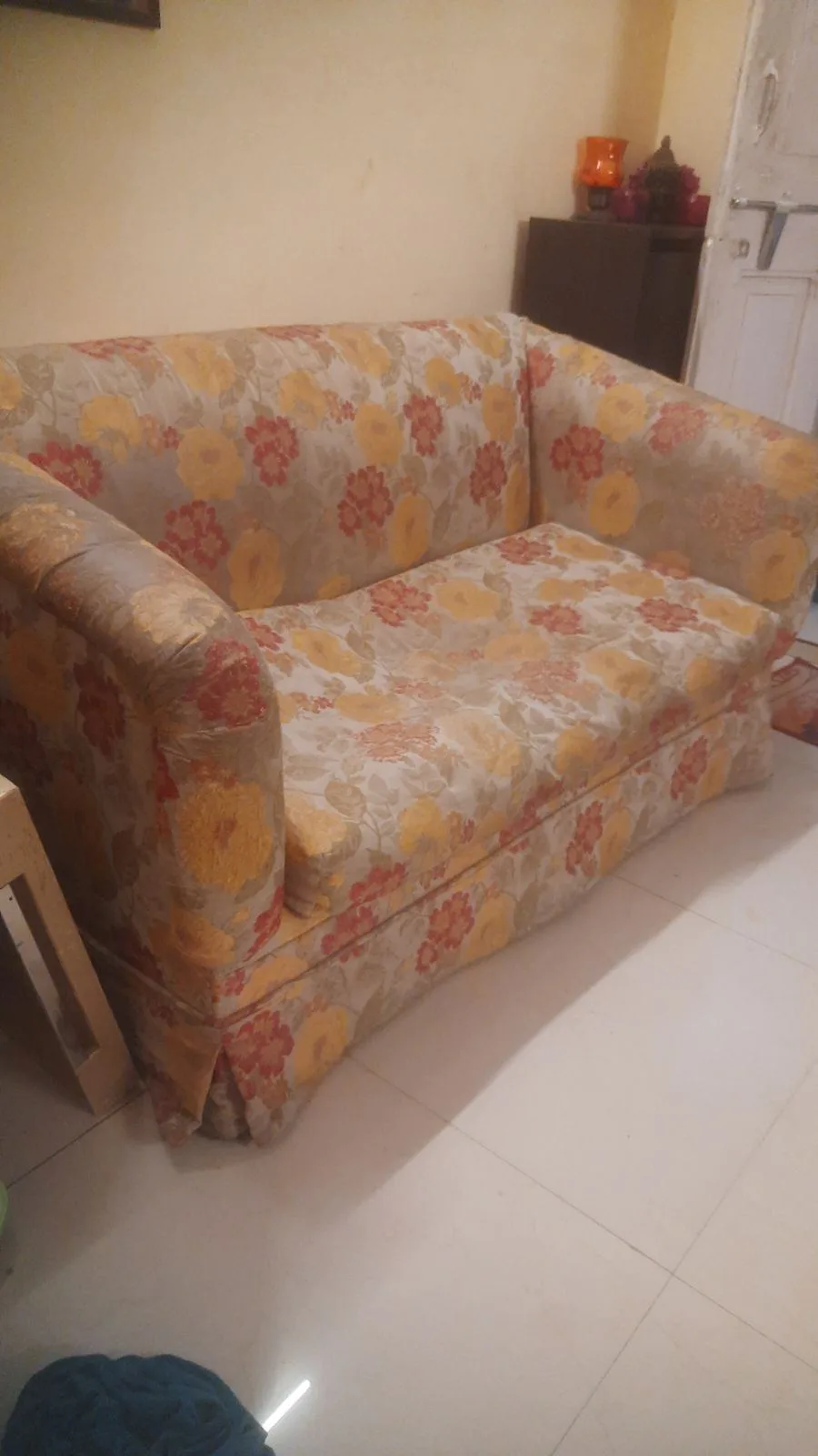 2 seater Sofa — Mumbai