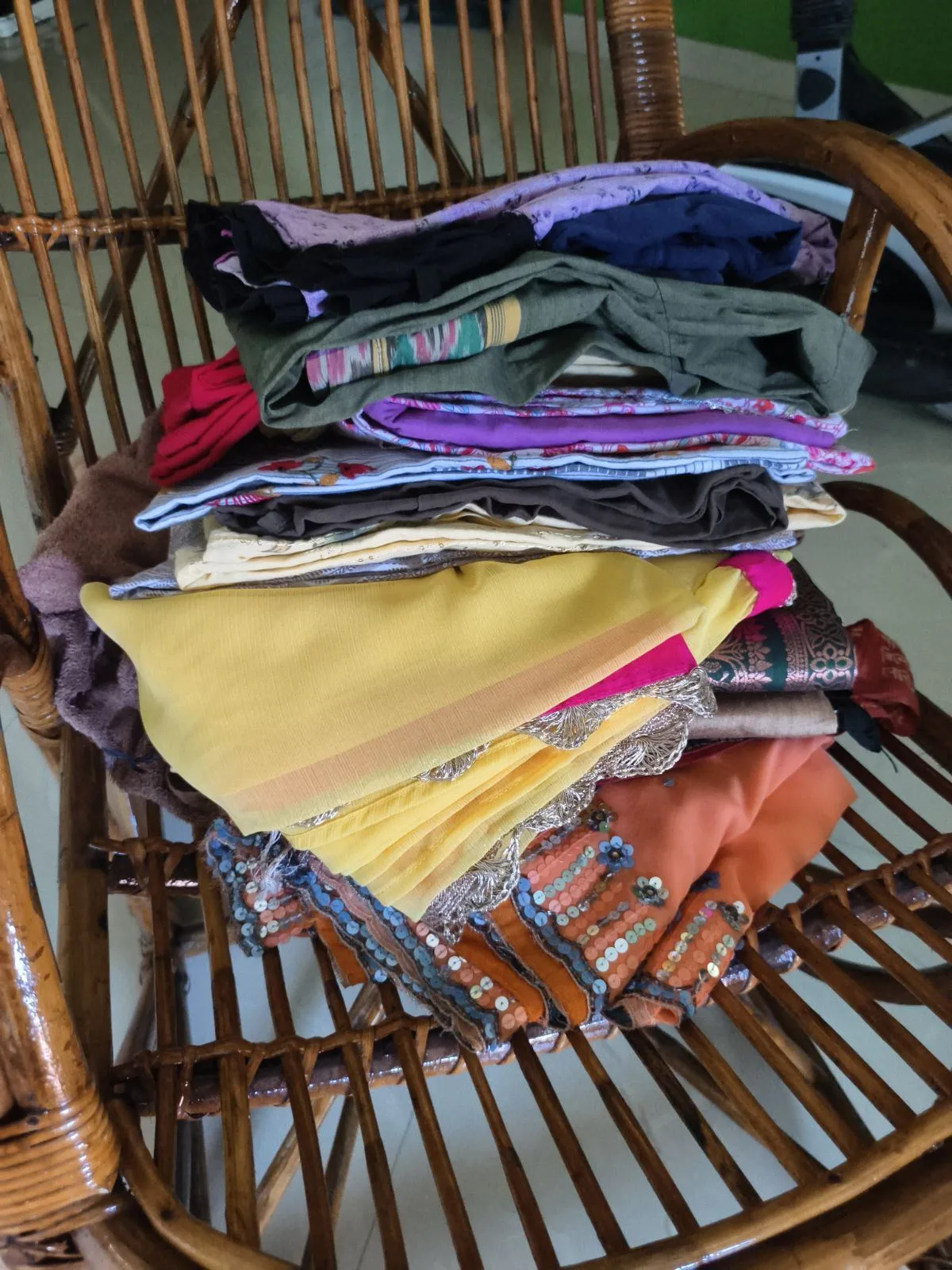 Clothes for men and women — photo 2
