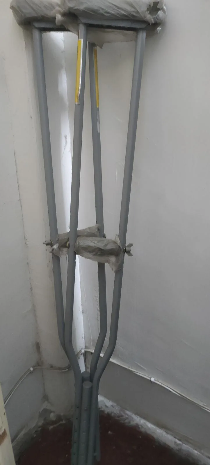 Crutches — Kolkata