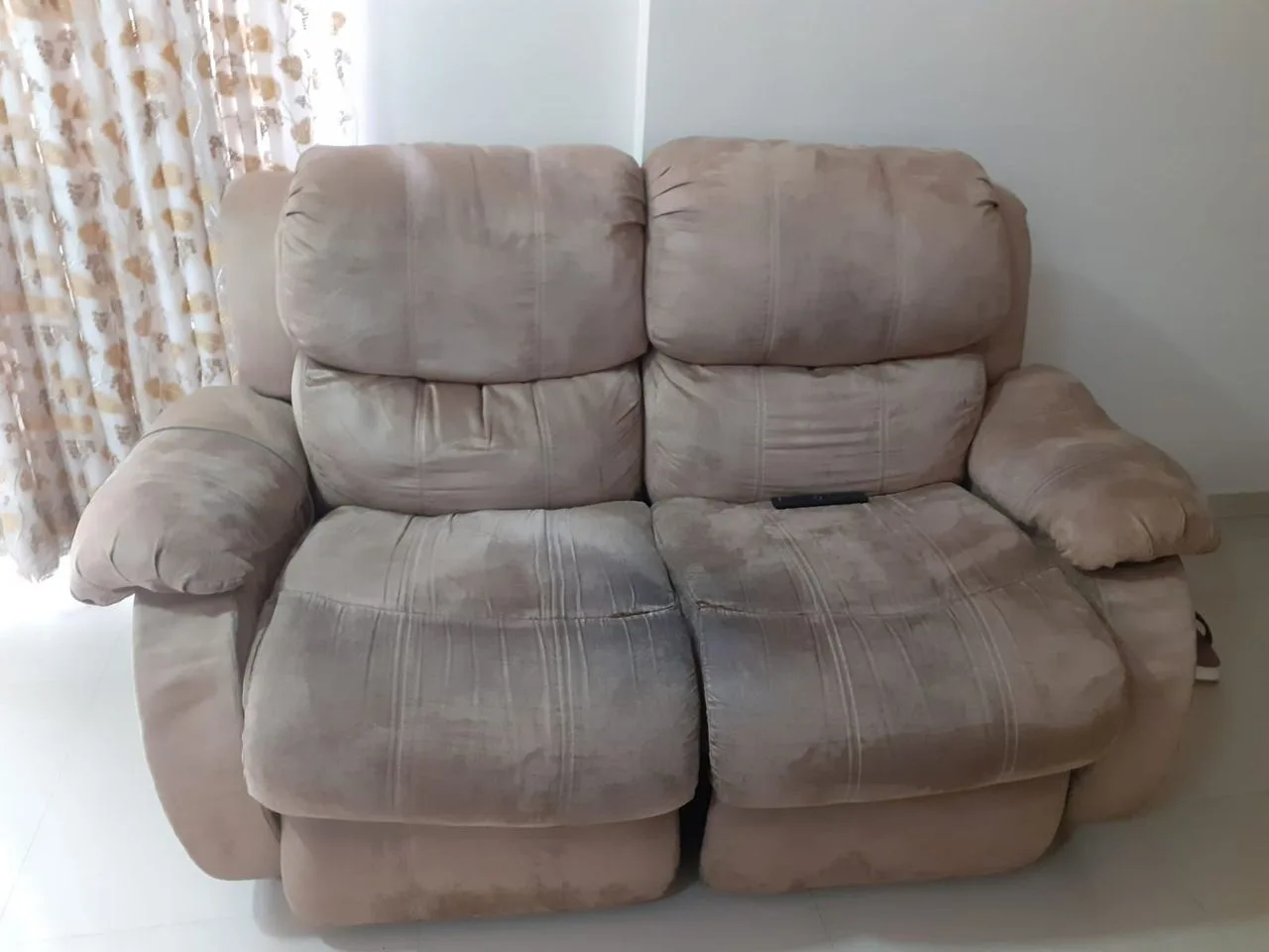Recliner sofa — Mumbai