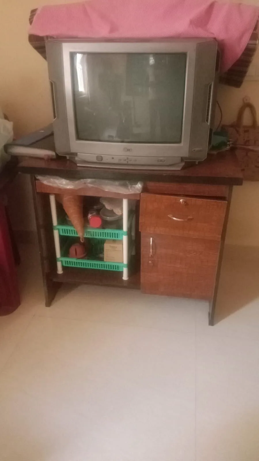 Furniture and TV — photo 3