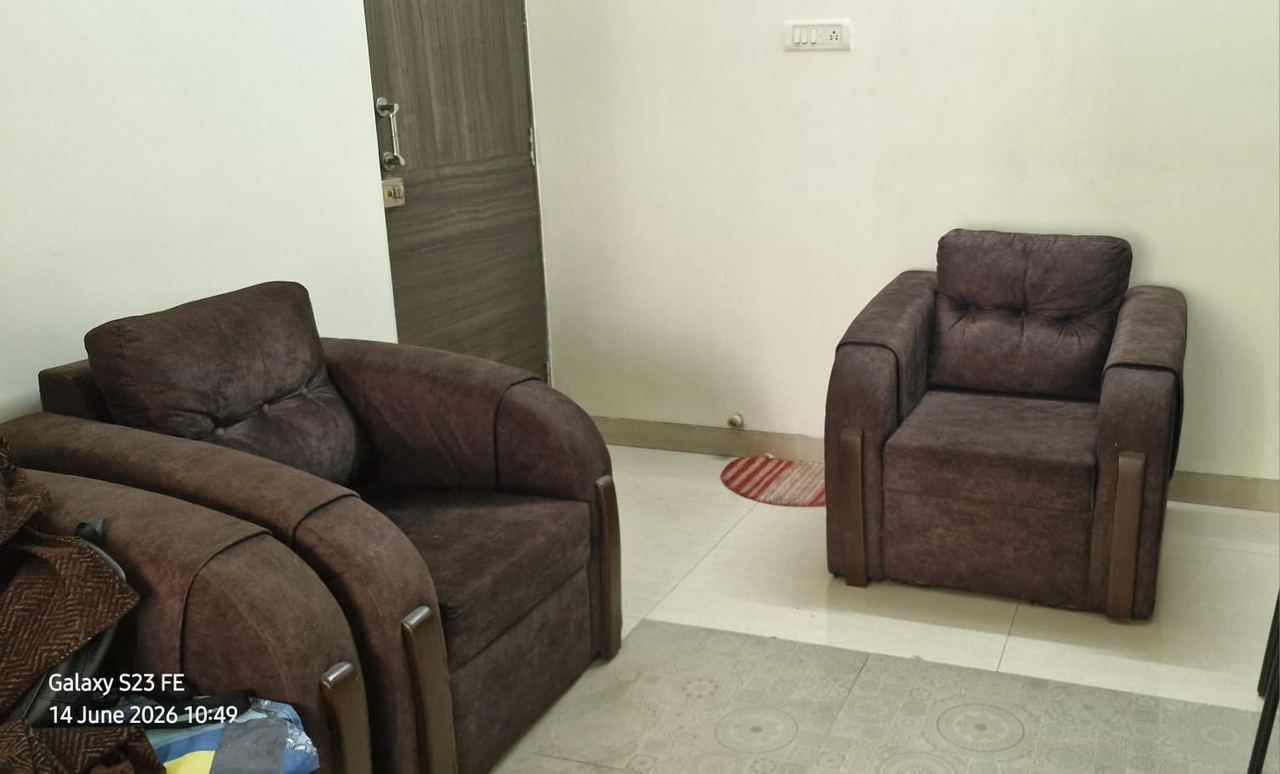 Two sofa chairs in excellent quality available. — photo 1