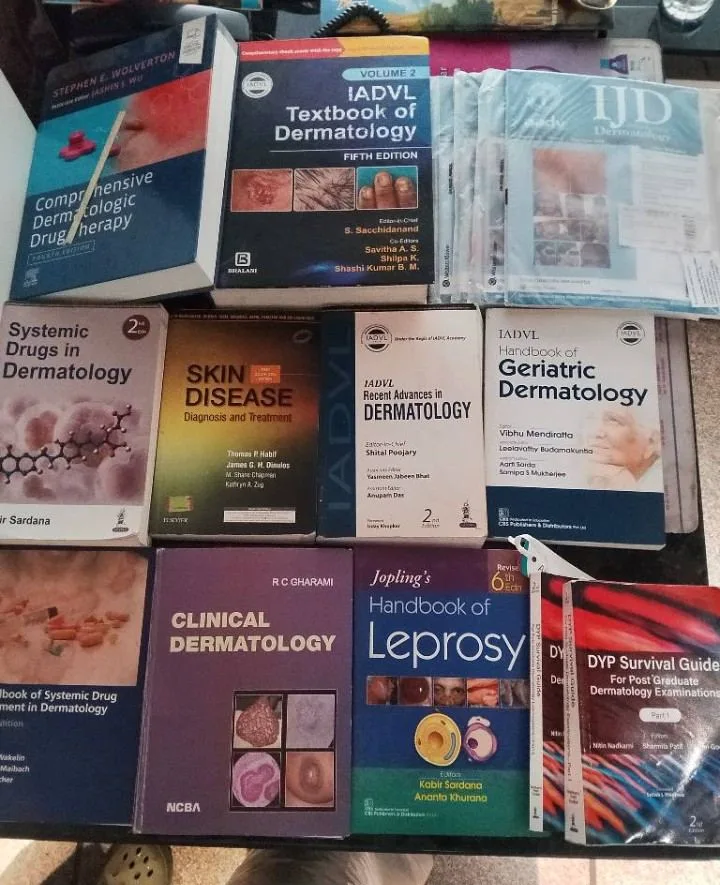 DERMATOLOGY BOOKS — photo 2