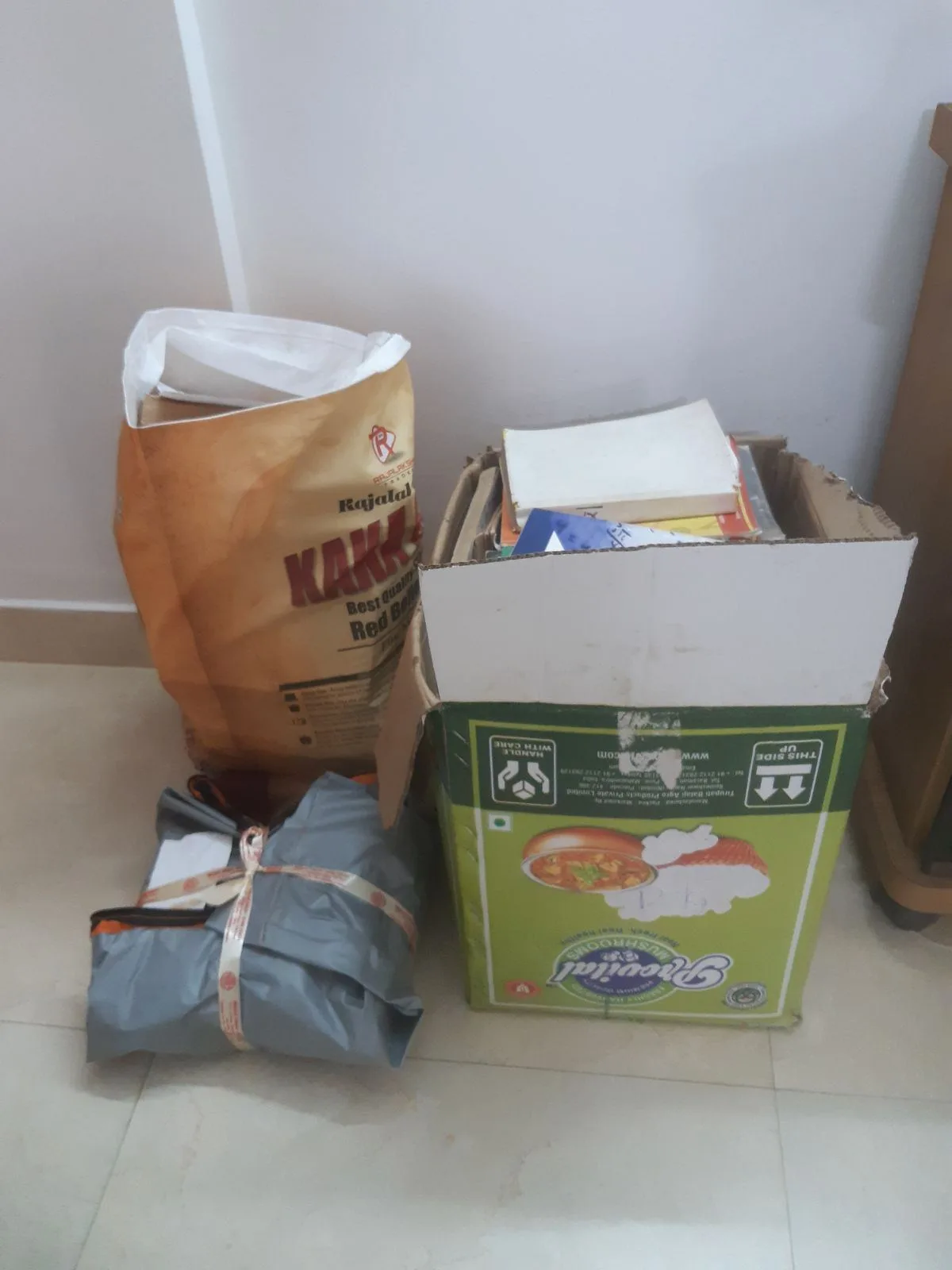 Books of varying kinds, fiction,  IT and maths books stored in 2 premises, j.p.nagar 7th phase and Devanahalli. Very good condition. — Bengaluru