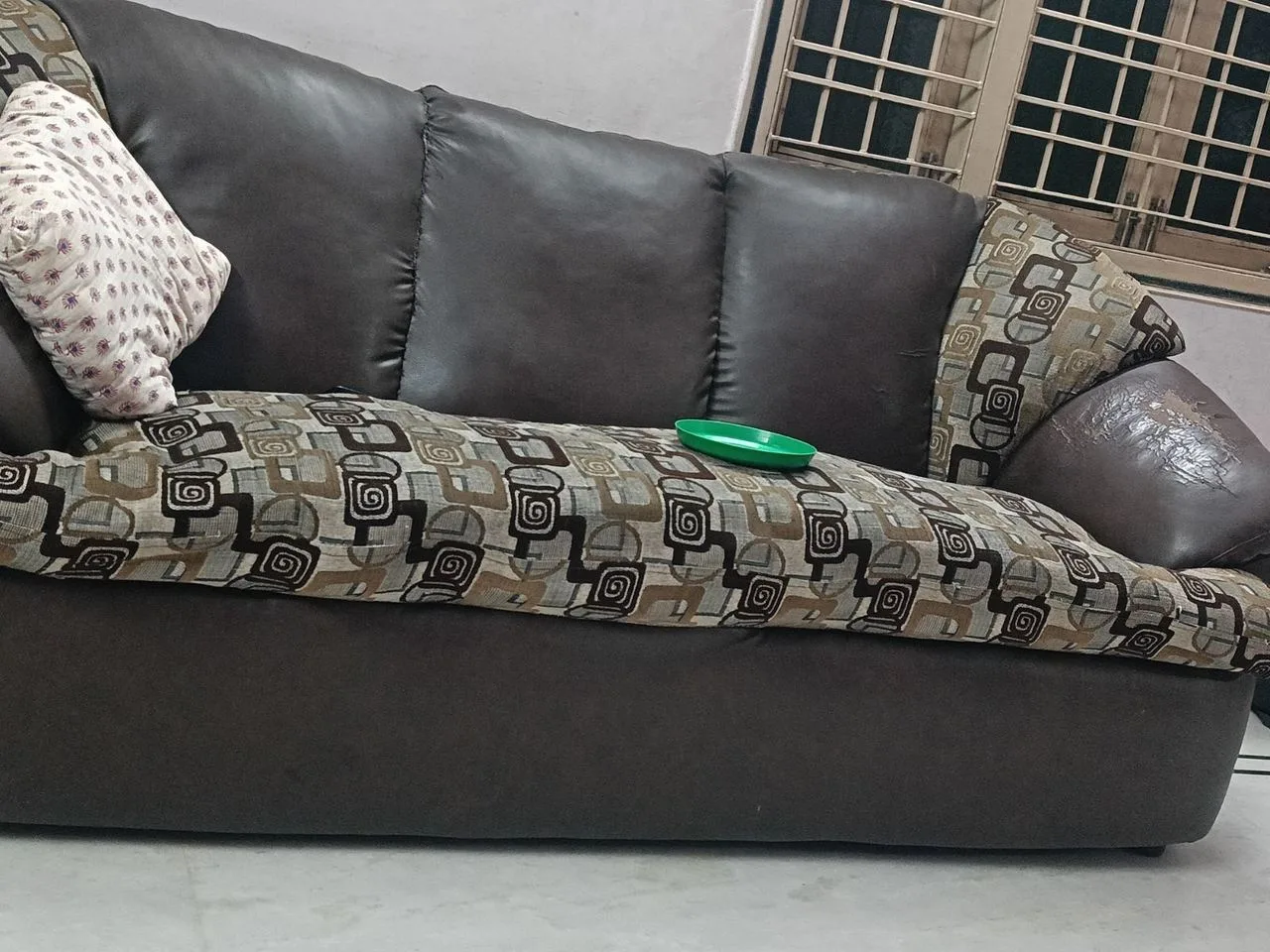 sofa — Behind varun motors,Madeenaguda, hyderabad