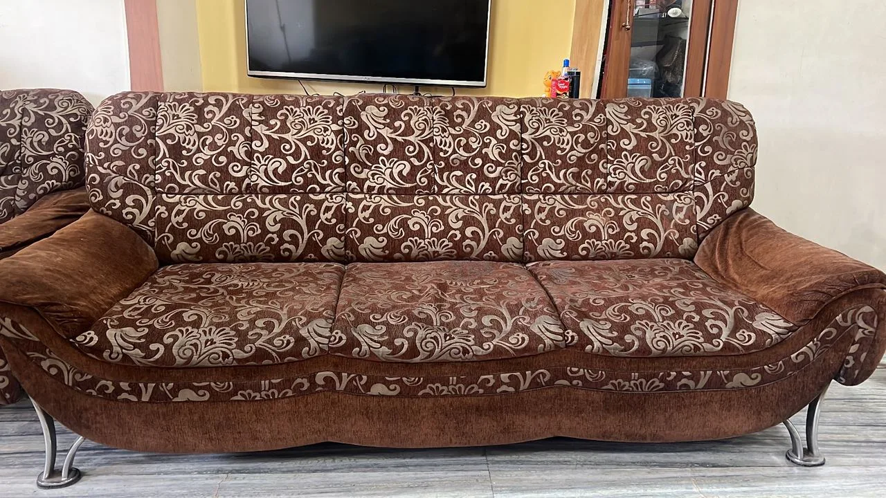 Wooden 2 sofas — photo 2