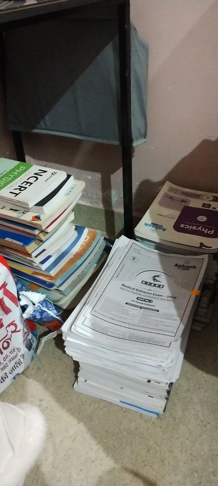 Books and study material — photo 3