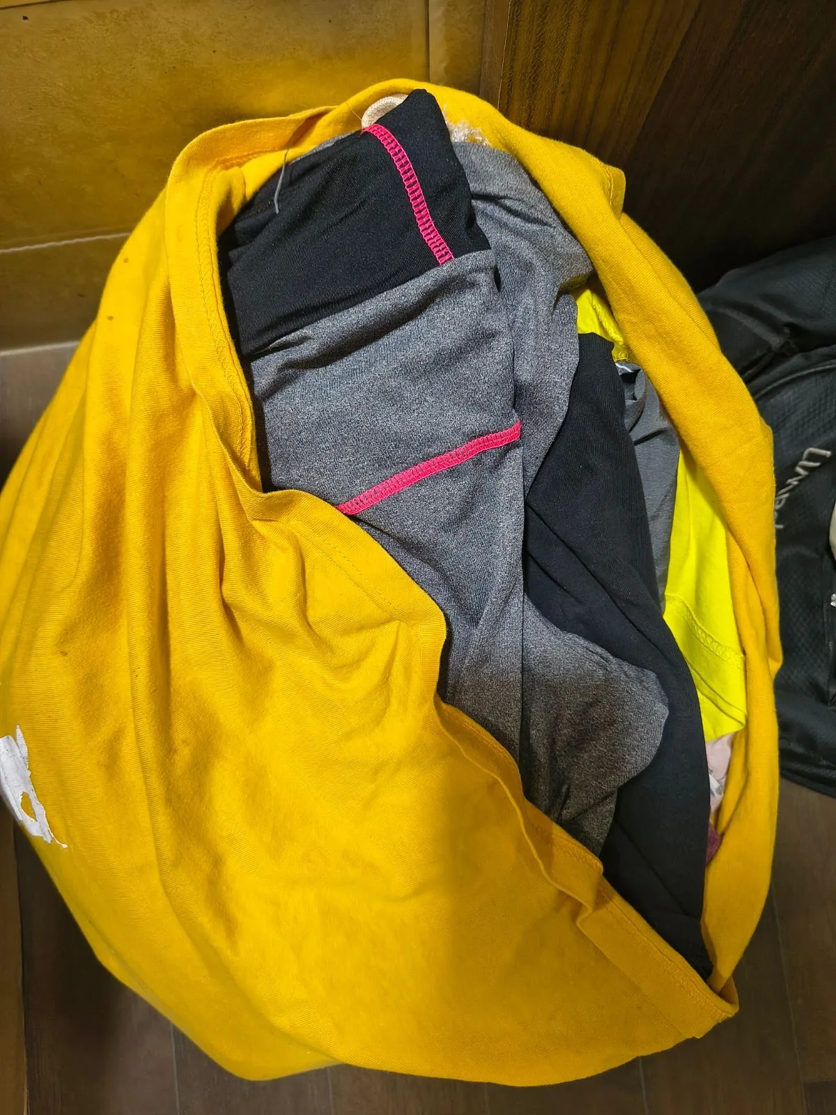 Old clothes and shoes — photo 2