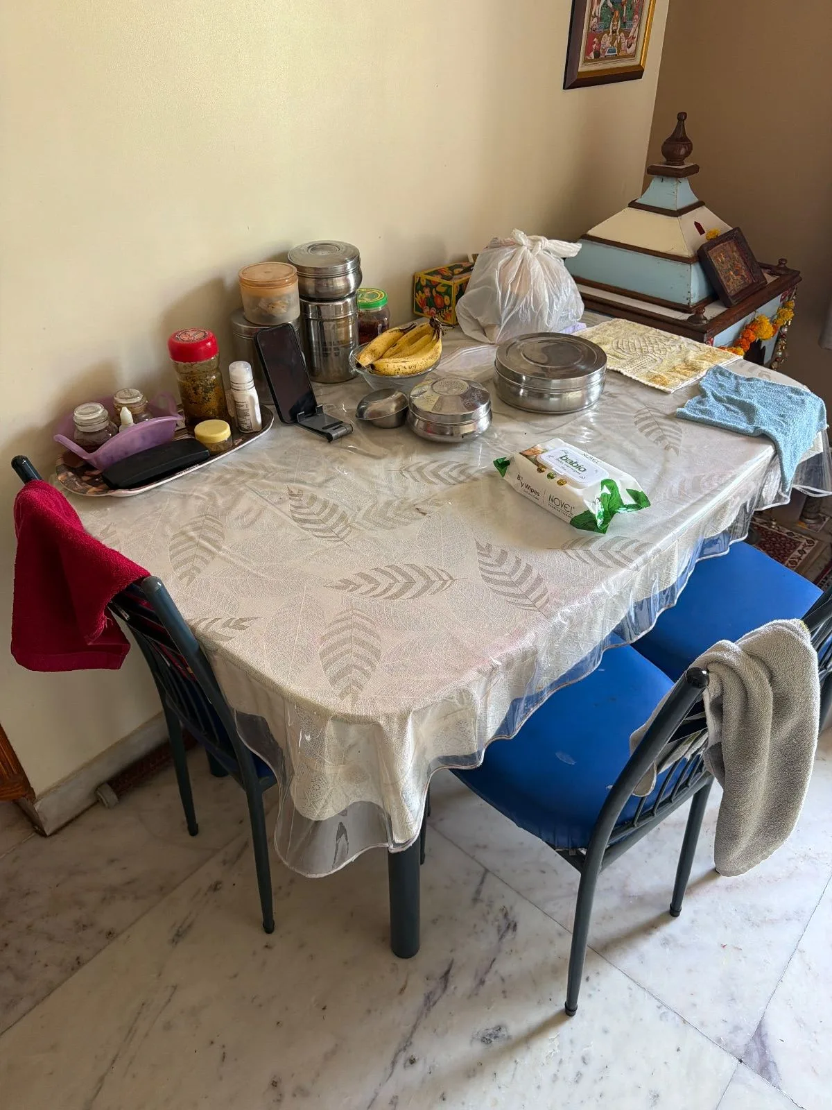 Dining table — photo 2