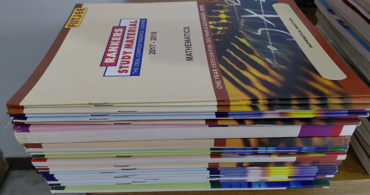 BOOKS — photo 2