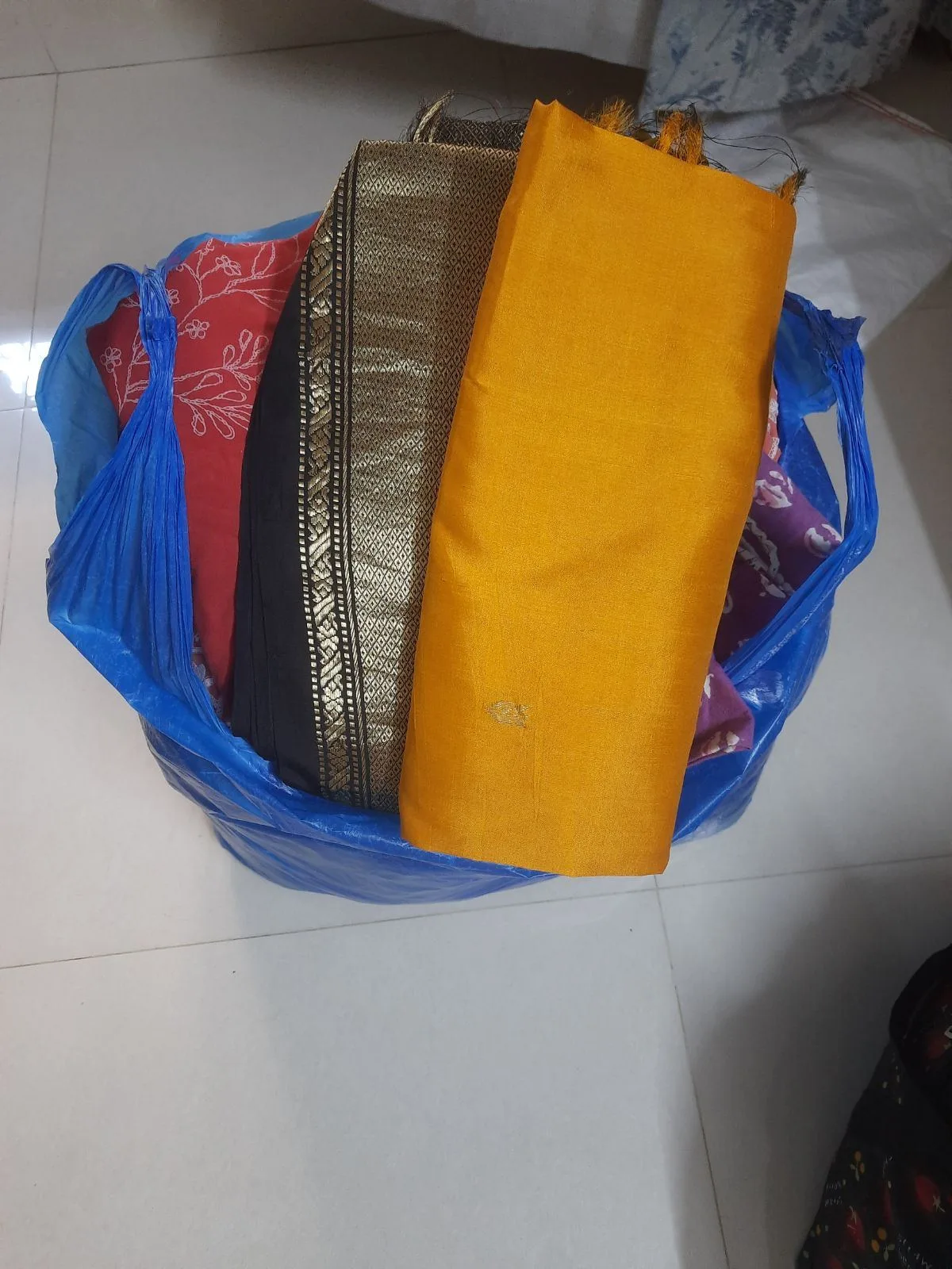 clothing — Malad
