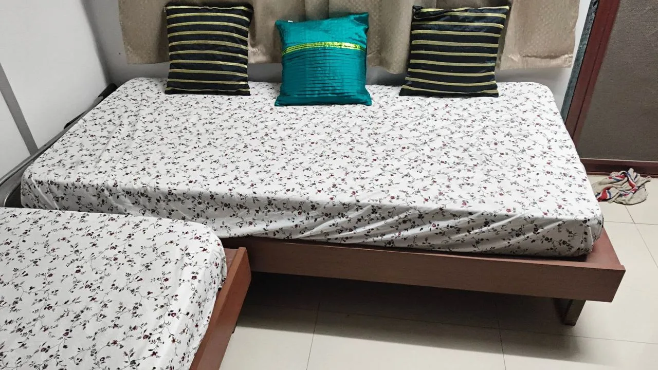 2 wooden beds — photo 2