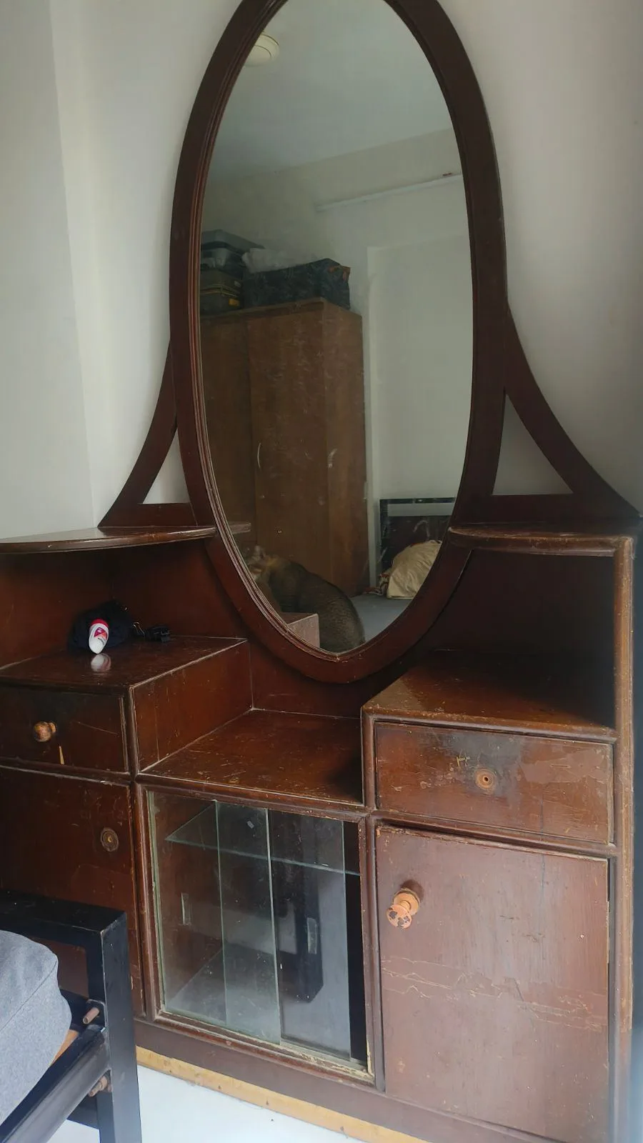Dresser — Mumbai