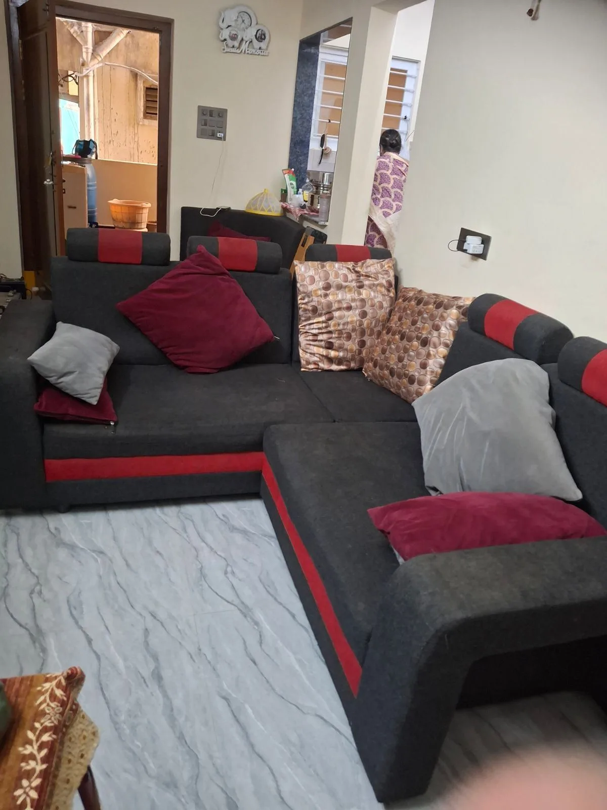 7 seater L shape sofa — photo 2