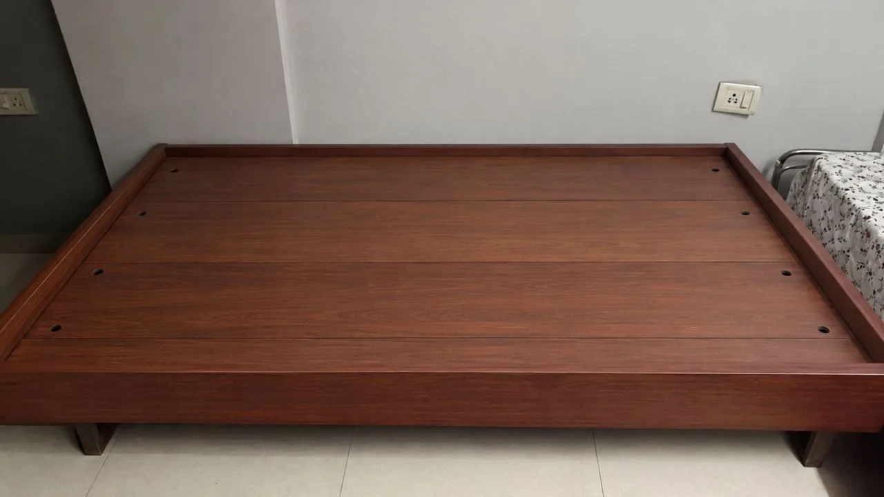 2 wooden beds — photo 3