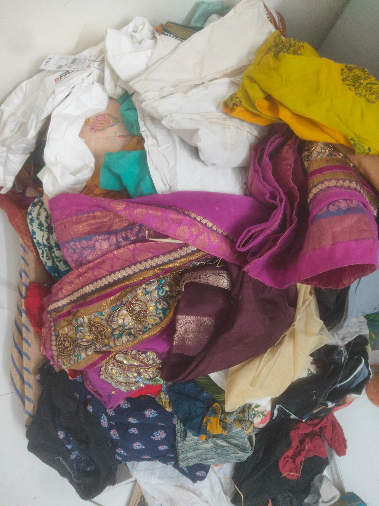 Old clothes — photo 1