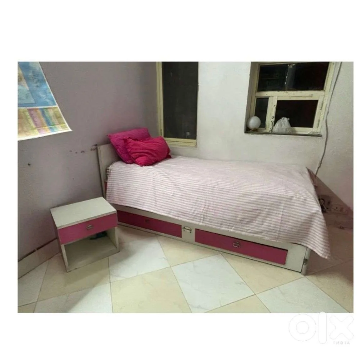 2 single beds, mattress & side table — photo 4