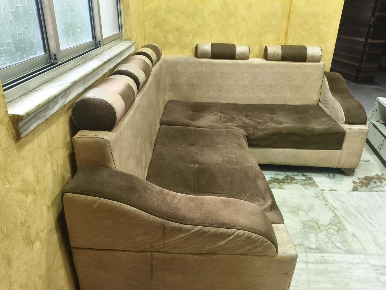Old sofa — photo 3