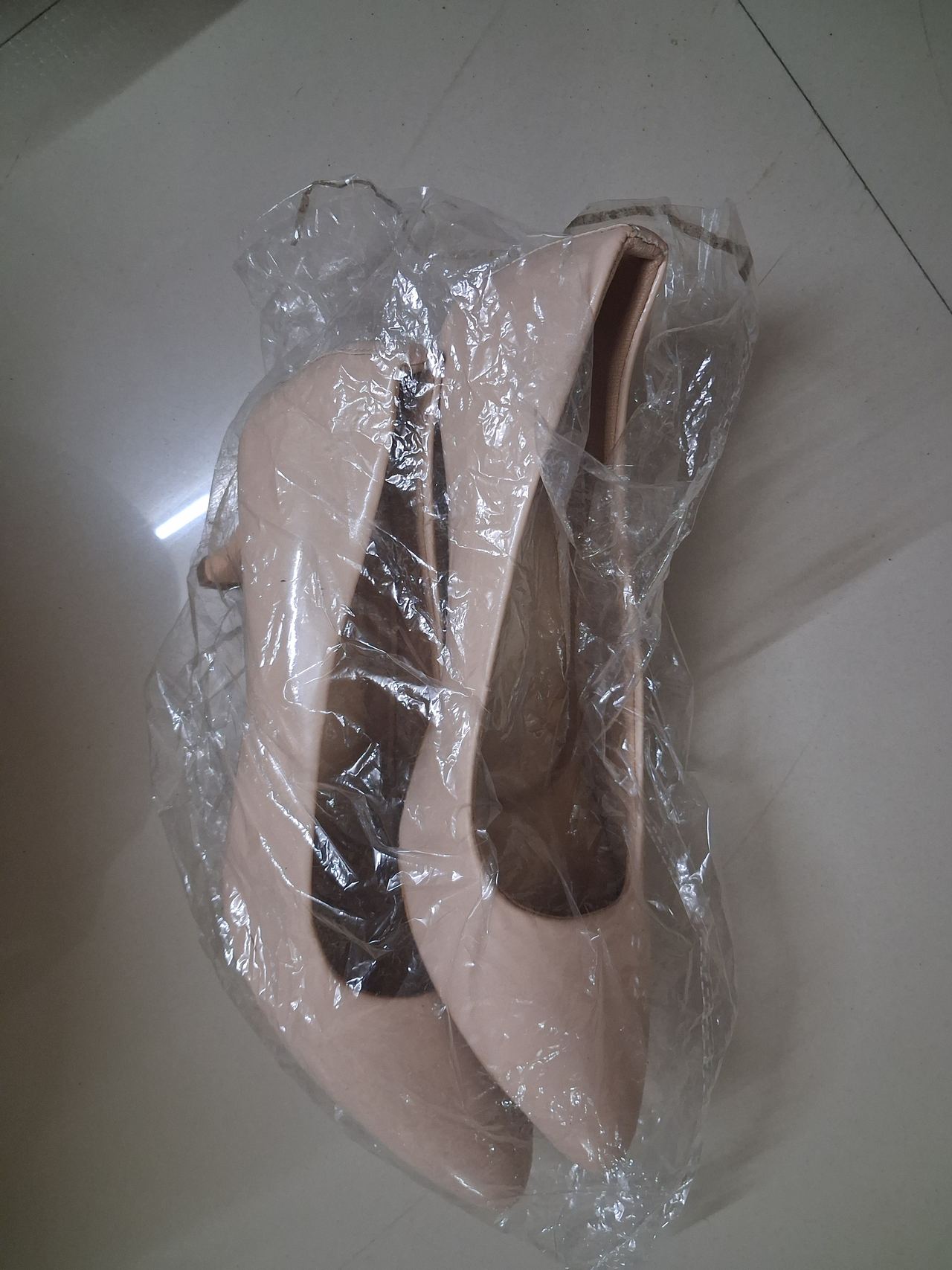 Clothes, shoes, bag, books and copies. — photo 1