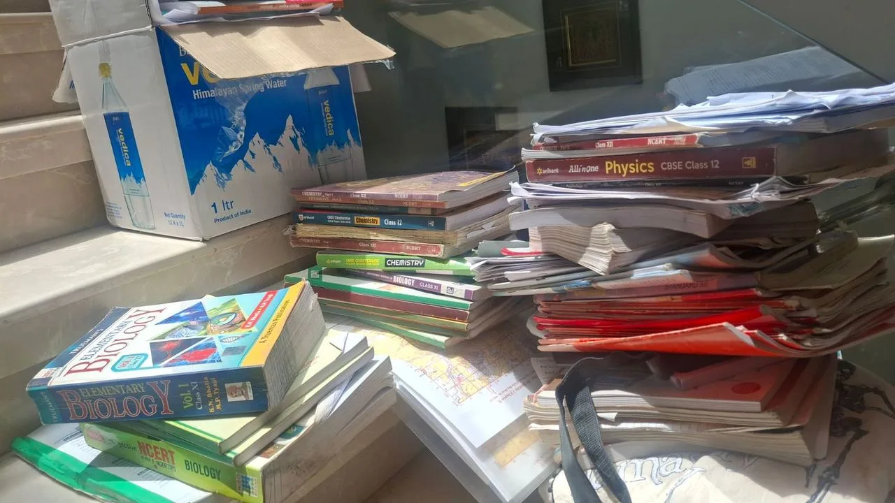 Ncert class 11 / 12 books  coaching class notes JEE / NEET prep books class 10 icse — photo 3