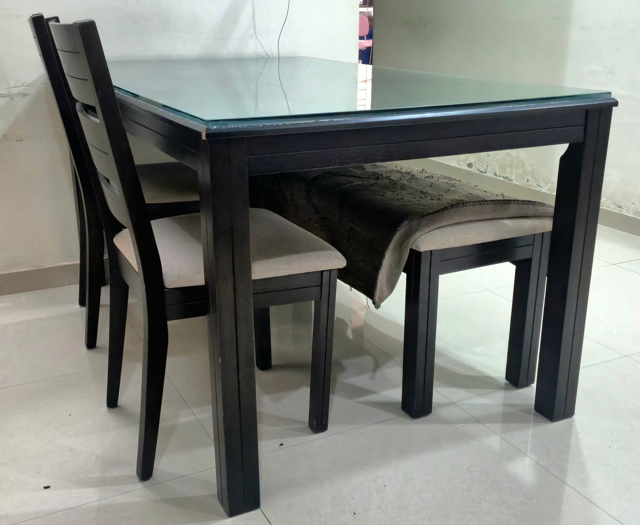Dining table set — photo 1