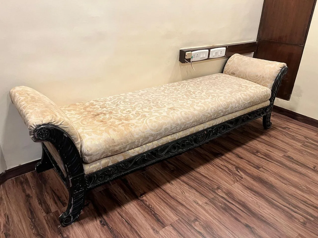 1 SOFA / DEEWAN — photo 3