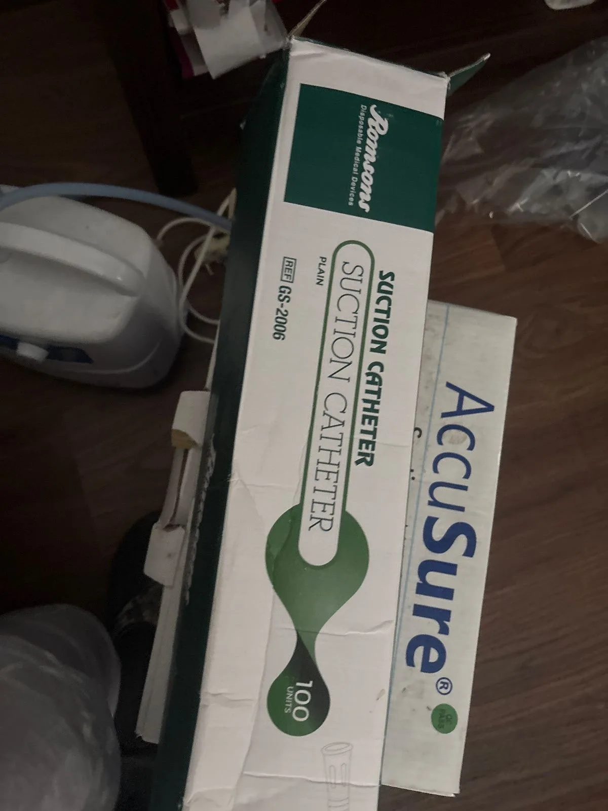 Accusers Suction machine and catheter — photo 3