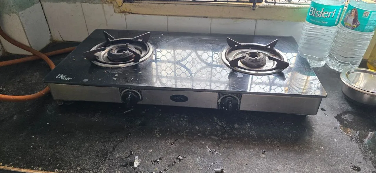 1 single bed with mattress 1 dressing table 1 cooking gas stove two side stands — photo 2