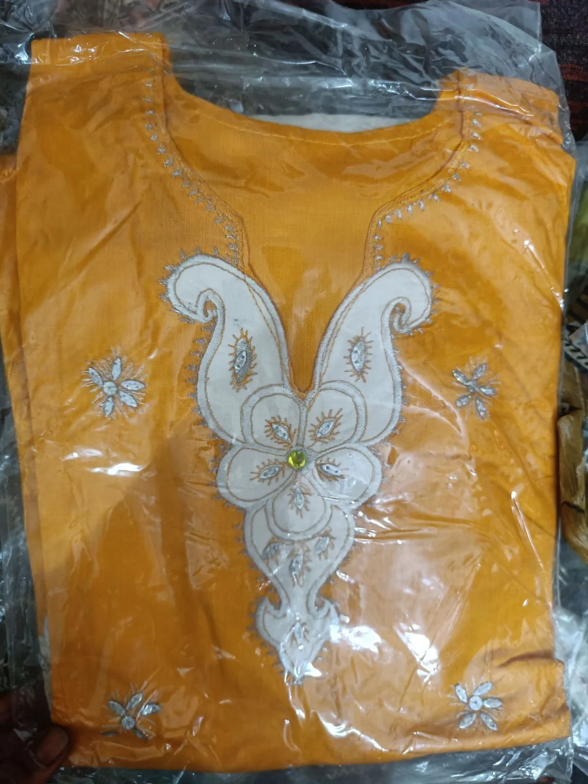 Suits pieces, dupattas and fabric — photo 2
